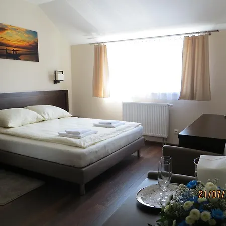 Hotel Pod Chełmem 3*